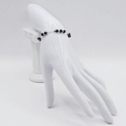 Srebrna bransoletka 925 NA RĘKĘ z CZARNYMI FASETOWANYMI KULECZKAMI APHORA